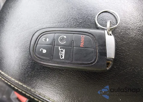 2018 Jeep Cherokee Limited 4X4 из США, поврежденный, VIN 1C4PJMDX2JD541023